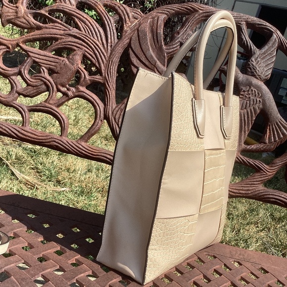 Michael Kors Mercer Medium NS Shopper Handbag Crossbody Tote Bag In Buff - Picture 4 of 10